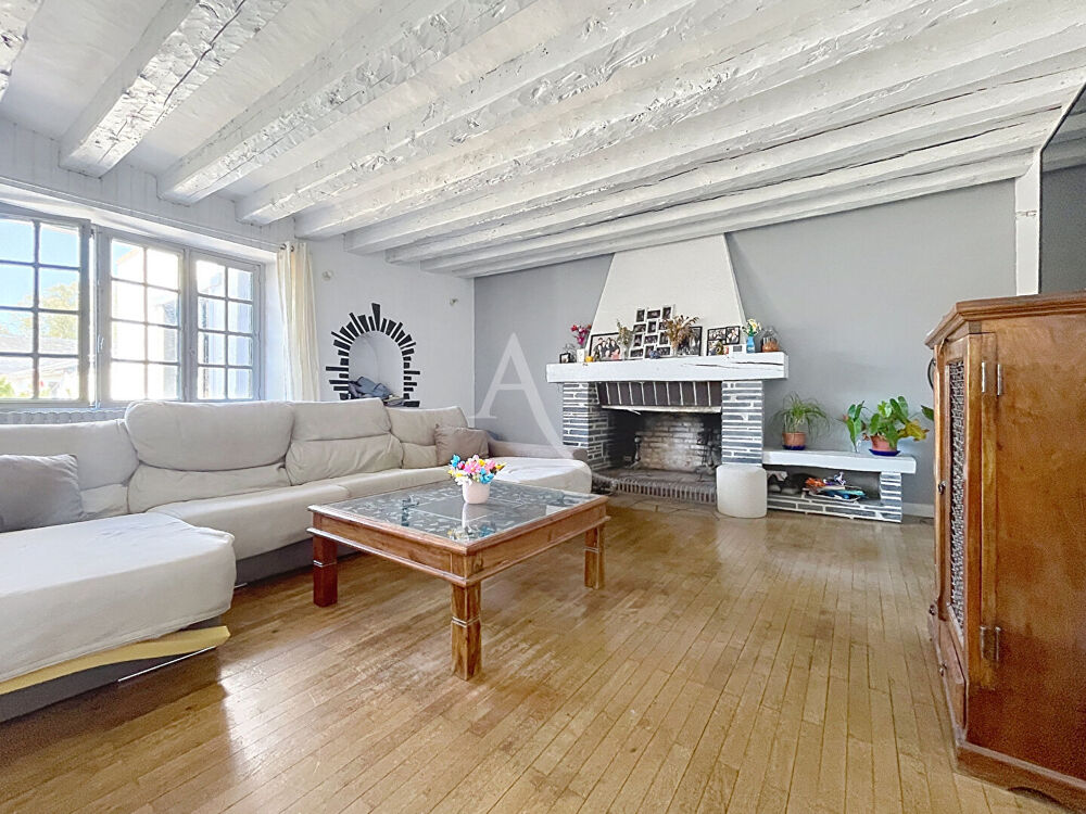 À vendre Trélazé : Maison ancienne de caractère - 6 pièces - 160 m²