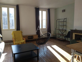  Appartement à louer 4 pièces 122 m²