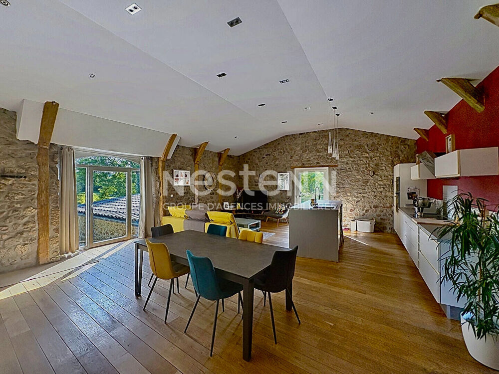 Vente Maison COUP DE COEUR GRAZAC ! Spacieux corps de ferme rénové d'environ 200 m2 et 1600 m2 de terrain Grazac