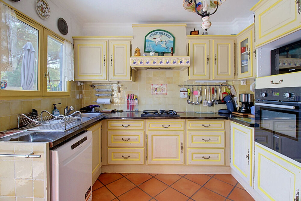 A VENDRE EN EXCLUSIVITE ! Maison Vidauban 4 pièces -107 m2- Terrain 2500m2- Piscine- Garage