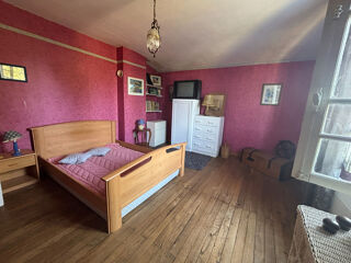  Maison � vendre 4 pi�ces 130 m� Menesplet