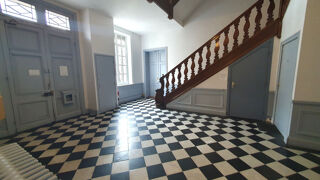  Immeuble � vendre 715 m�