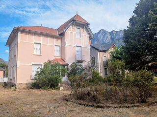  Maison à vendre 10 pièces 211 m²
