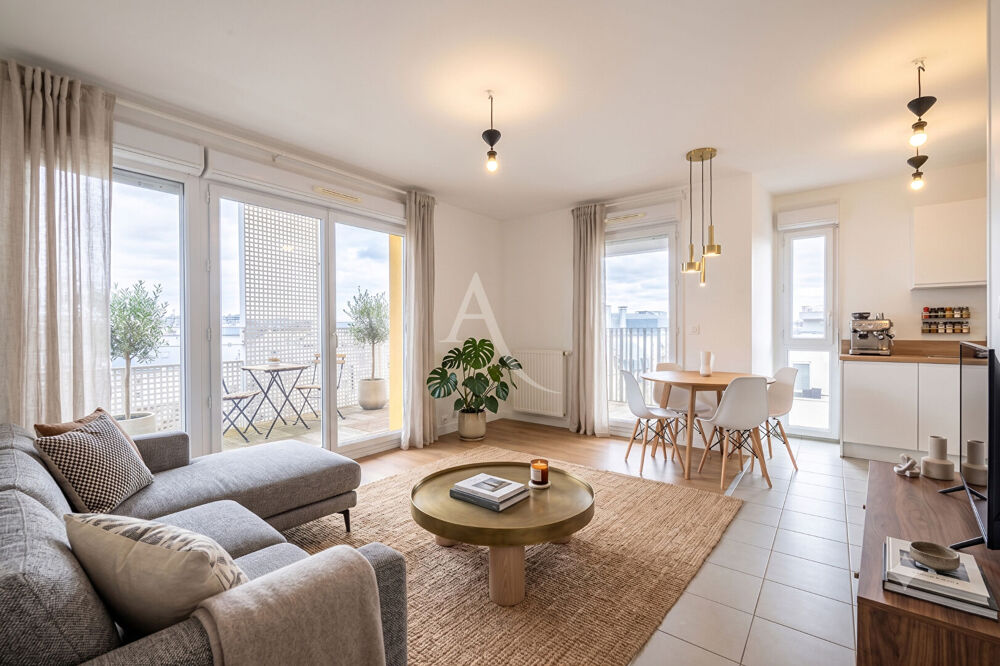 MAGNIFIQUE APPARTEMENT DERNIER ÉTAGE PLEIN SUD !