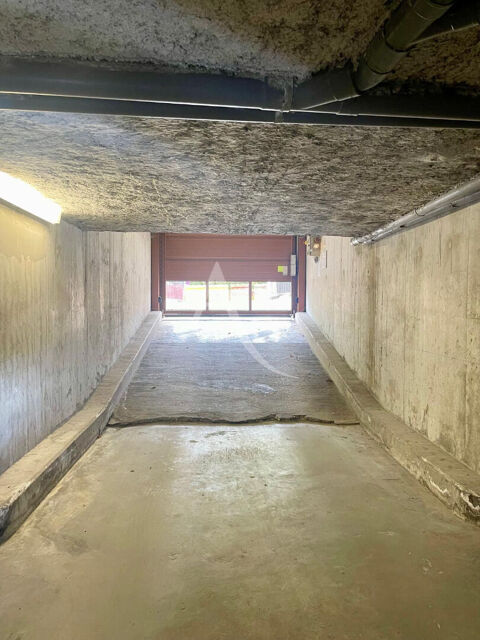  Parking / Garage � louer 