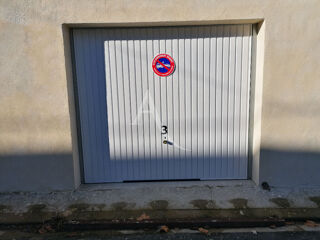  Parking / Garage à louer 1 pièce 15 m²