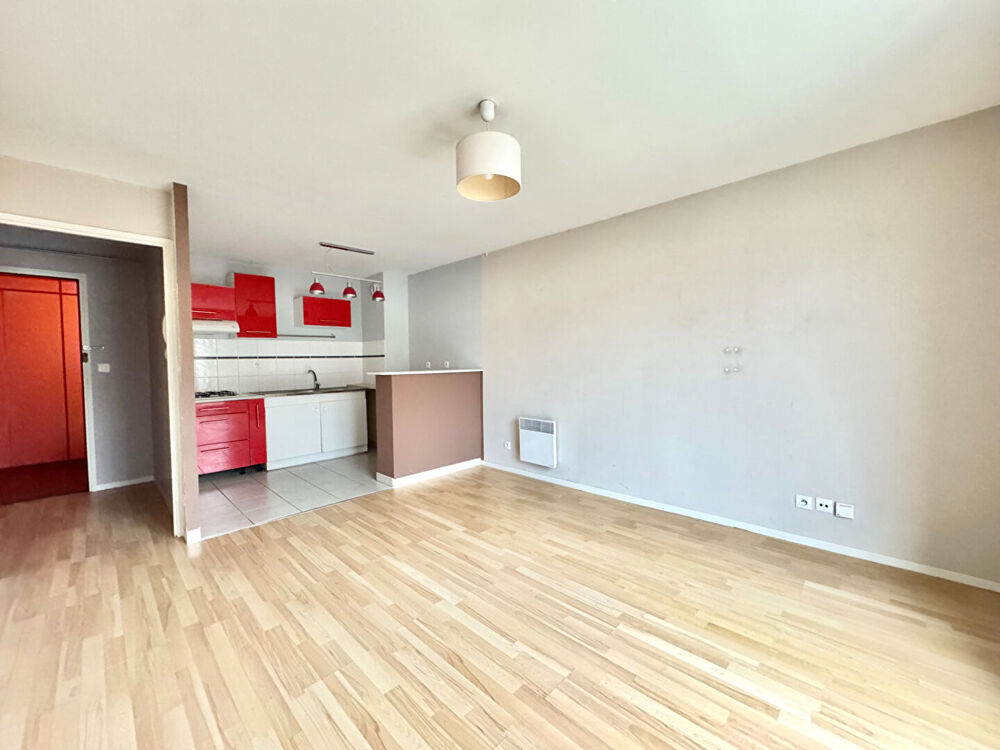 À VENDRE - Appartement T2 , 38 m² avec balcon, parking et cave