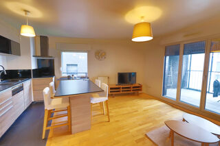  Appartement à louer 4 pièces 75 m²