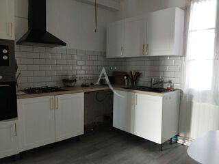  Appartement à louer 4 pièces 122 m²