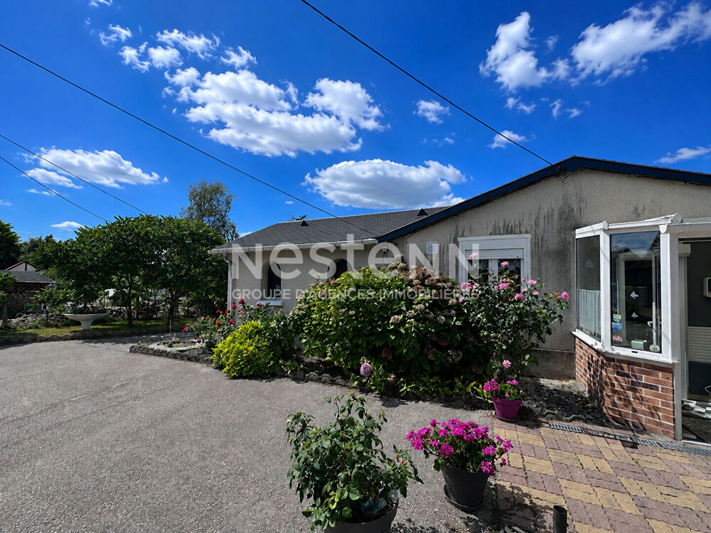 Vente Maison Agréable maison de plain-pied de 98.95 m² à vendre avec 3 chambres, garage, cour et jardin à Lavernat (72500) Lavernat