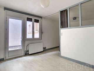  Appartement à louer 2 pièces 55 m²