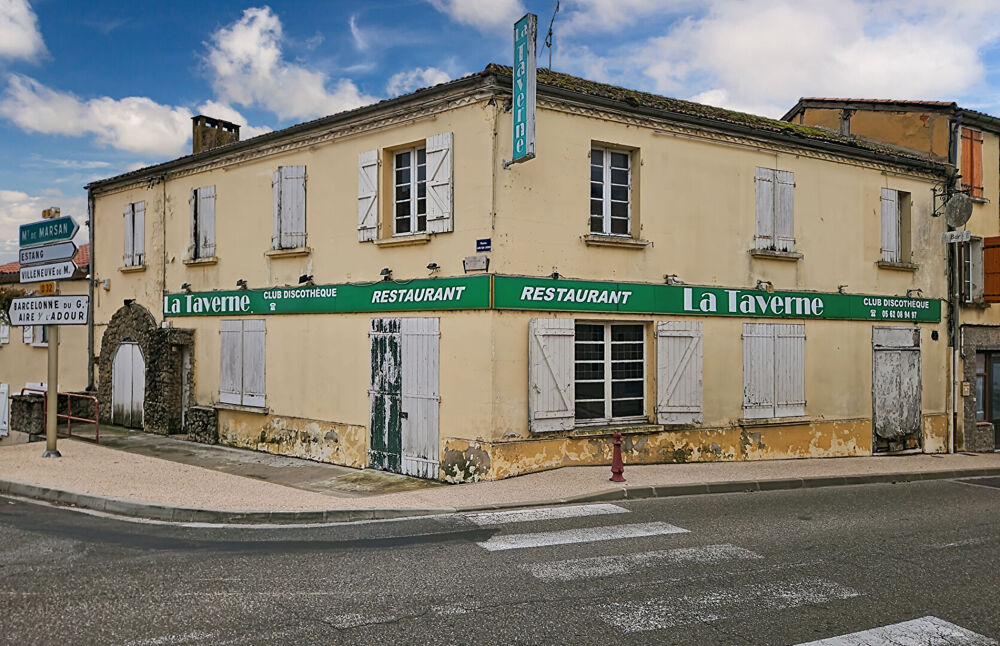 LE HOUGA ! BÂTISSE DE CARACTÈRE À FORT POTENTIEL SUR AXE MAJEUR