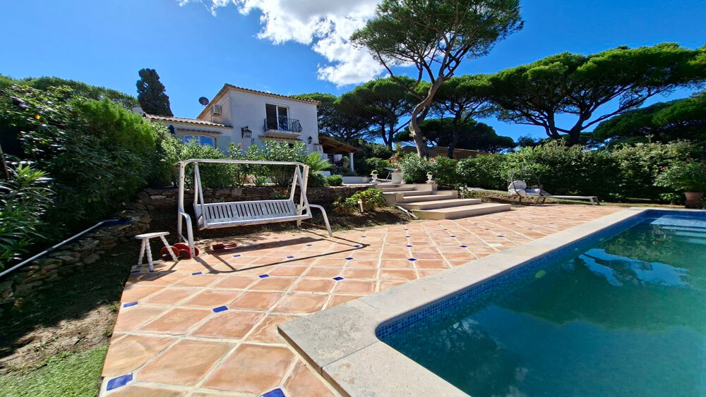Sainte-Maxime - Villa rénovée T4, piscine, terrasse 200 m², jardin 677 m², 300 m de la mer