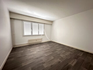  Appartement à louer 3 pièces 74 m²