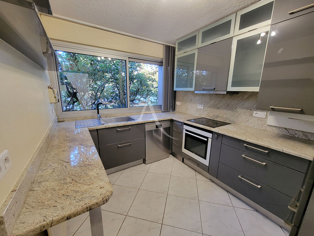 PAU TRESPOEY - Magnifique T4/5 de 105 m² avec terrasse de 62 m², garage sous-sol et parking extérieur
