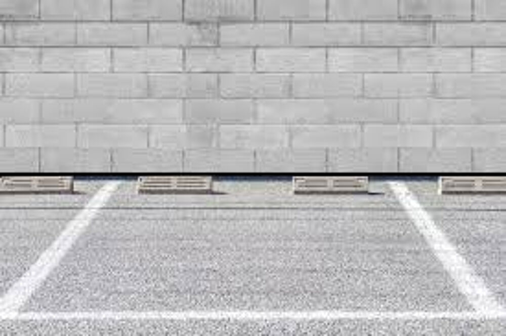 Location Parking/Garage A LOUER PLACES DE PARKING COURS SAINT LOUIS / COURS DU MEDOC Bordeaux