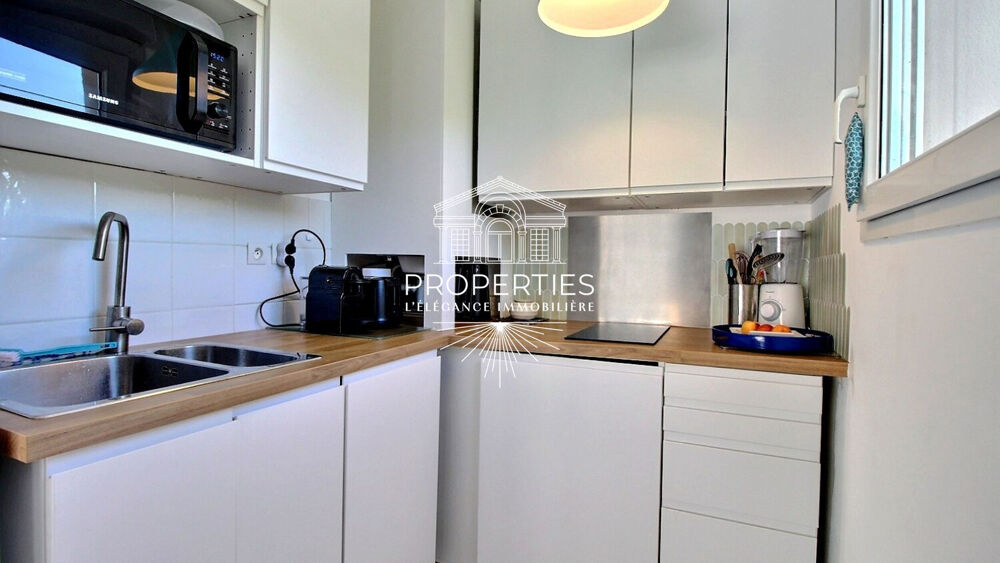 Vente Appartement LE LAVANDOU - GRAND JARDIN - T2 RENOVE - DERNIER ETAGE - TERRASSE - PARKING - PISCINE Le lavandou