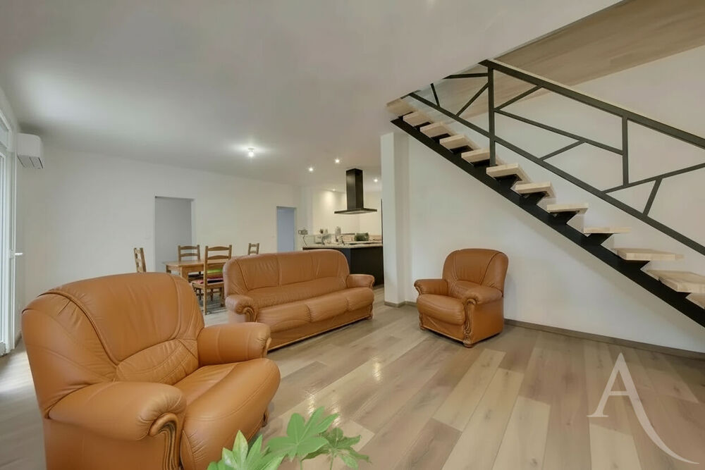 SOUSTONS-PLAGE -Maison de maître rénovée de 176 m² avec grange de 120 m² sur un airial