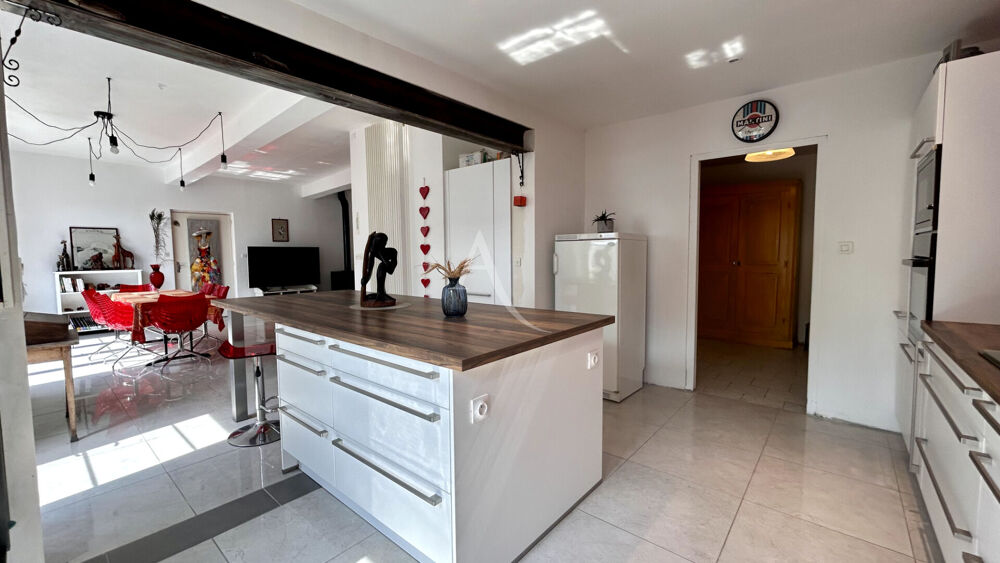 Vente Maison Maison de ville aux volumes remarquables, 3 chambres Montrichard