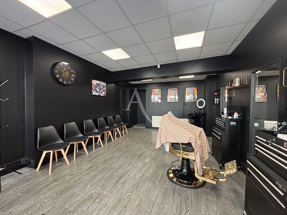   Local commercial Laval 2 pièce(s) 36.70 m2 Laval