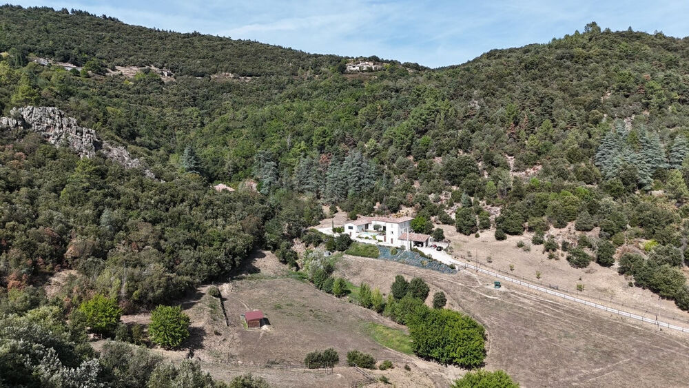 Ardèche : Vallée de l'Eyrieux Demeure de prestige 6 pièce(s) 200 m2 sur 10 hectares.