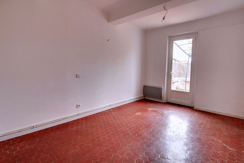 Vente Appartement A VENDRE EN EXCLUSIVITÉ - Appartement T3 d'environ 60m2 avec terrasse et combles aménageables - Centre-ville Vidauban