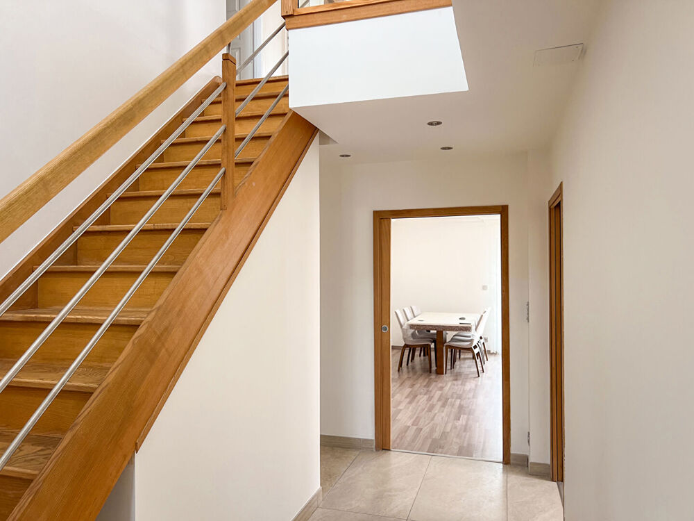 Vente Maison Maison contemporaine à Trélazé, 5 chambres dont une au rez-de-chaussée, garage jardin et dépendance Trelaze