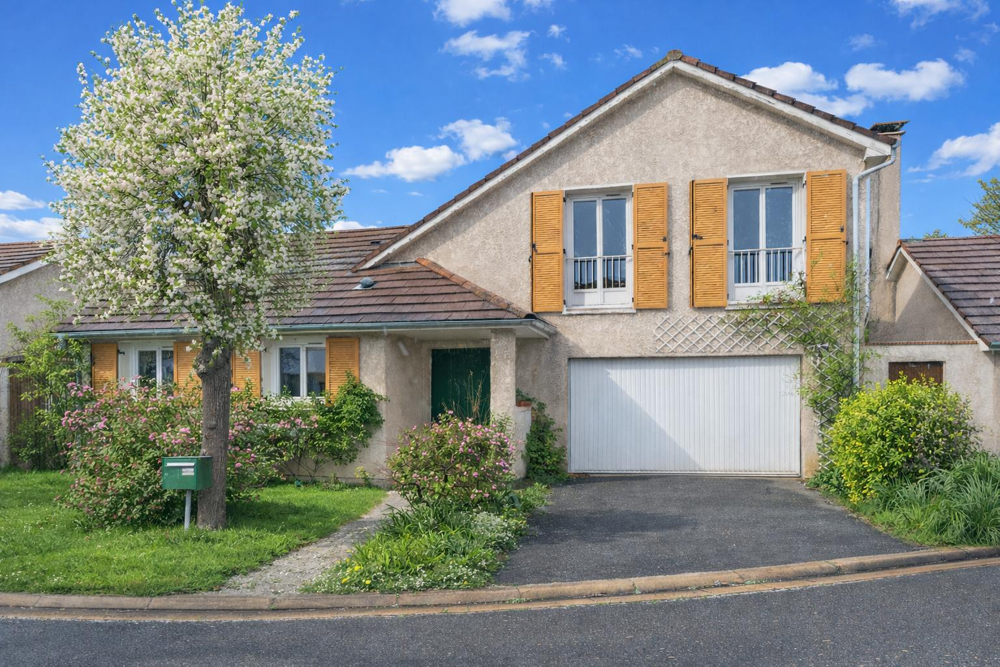 Maison Montesson - 206,06 m² - 7 pièces