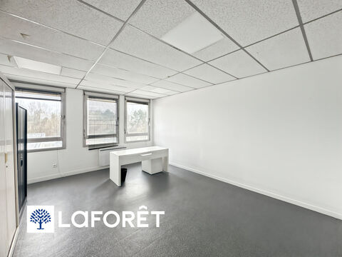   Bureaux Ris Orangis 142 m2, proche Tramway. 