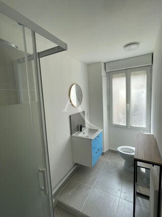  Appartement à louer 3 pièces 56 m²
