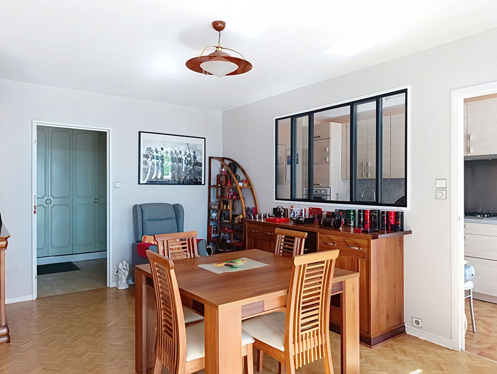 Vente Appartement SAINT-ÉTIENNE MÉTARE - SPACIEUX T5 AVEC 3 BALCONS, VUE DÉGAGÉE SUR LE PARC DE L'EUROPE, PARKING PRIVATIF ET CAVE Saint etienne