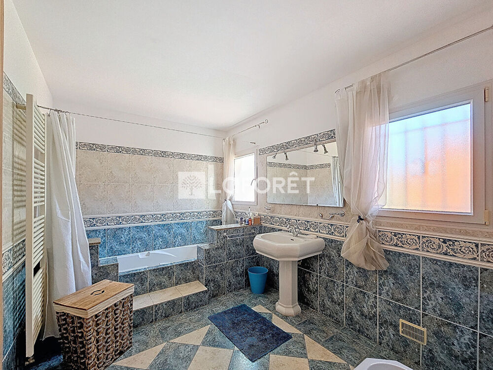 � vendre  Maison Th�za (66200)