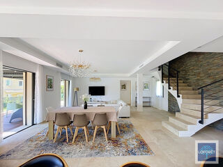  Maison à louer 6 pièces 169 m²