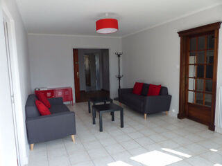  Appartement à louer 5 pièces 102 m²
