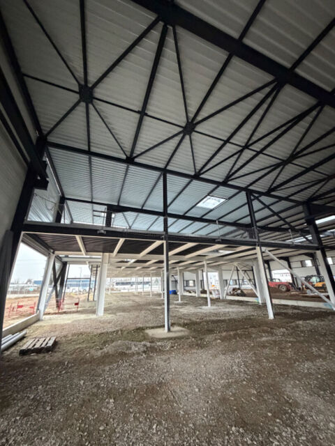   Plateau de bureau de 460m2 modulable au Première étage 