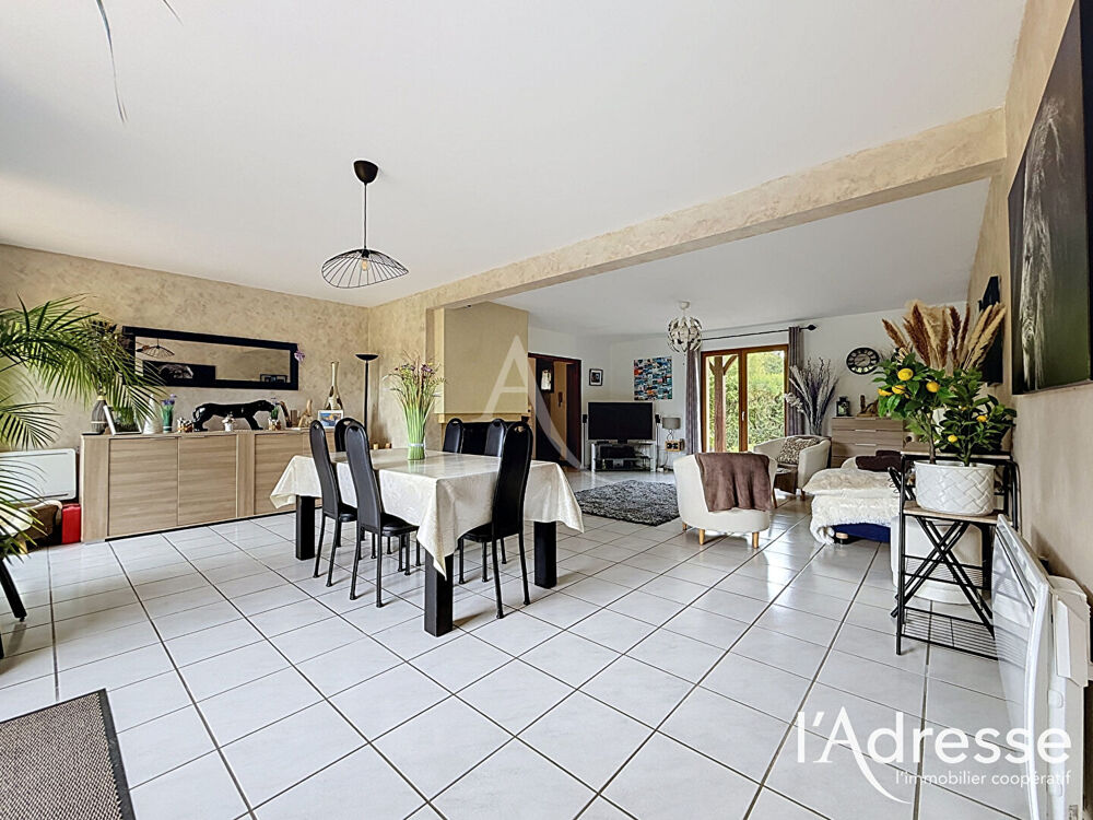 Maison familiale 212 m² à Saint-Avertin, 5 chambres, Terrain 1 400 m², Vie de plain-pied