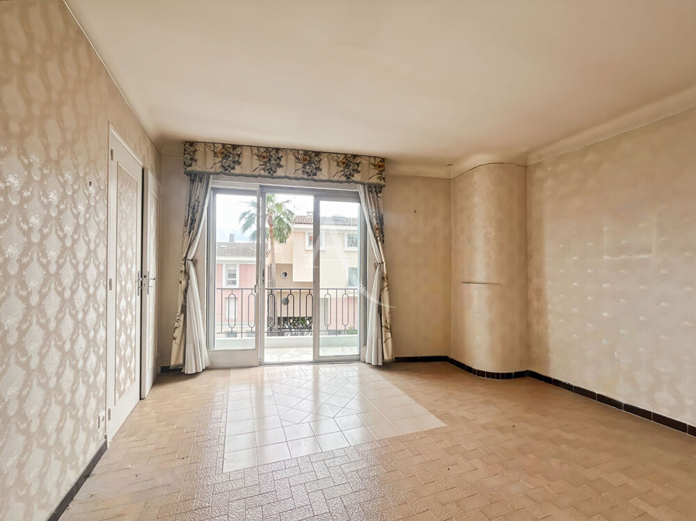 Duplex avec, toit-terrasse de 40m² Fort potentiel (travaux à prévoir)