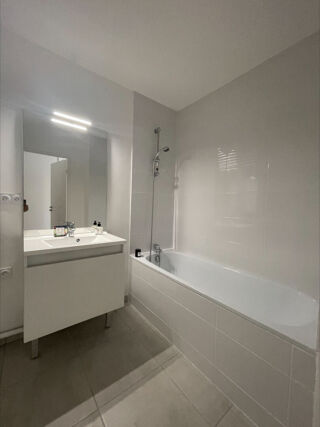  Appartement à louer 2 pièces 42 m²