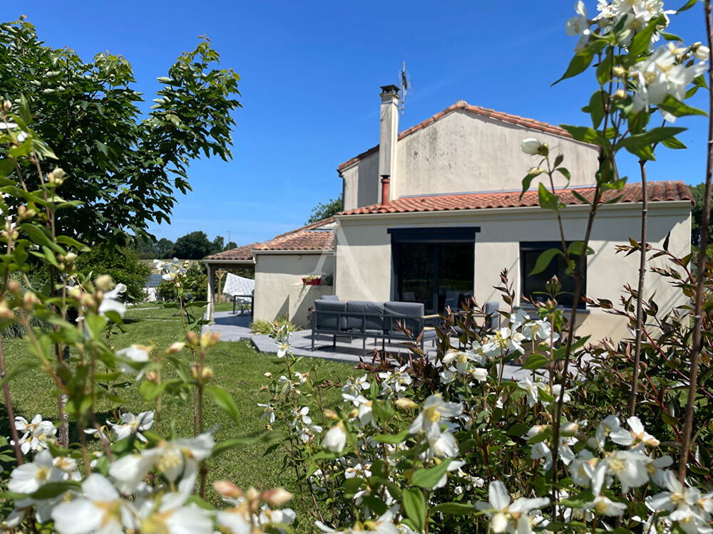 Maison 6 pièces 160 m² · à Carquefou · 160 m² · 439 900 €