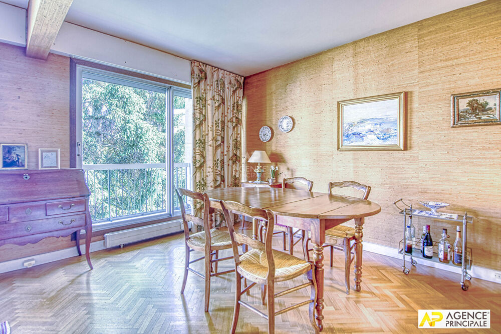 Vente Appartement Versailles Notre Dame limite Montreuil  Appartement 5pièces 113 m² carrez situé au 2ème étage avec ascenseur, balcons, cave et 2 Versailles
