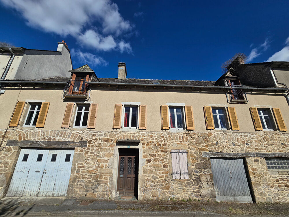 Maison 10 pièces 138 m² · à Cassagnes Begonhes · 138 m² · 99 000 €