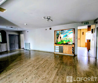  Immeuble  vendre 15 + pices 900 m