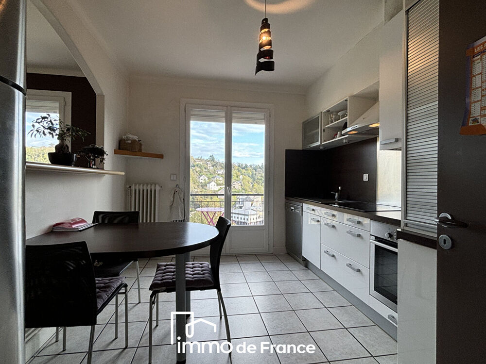 Vente Appartement Appartement type 6, dernier étage, lumineux et traversant Le monastere
