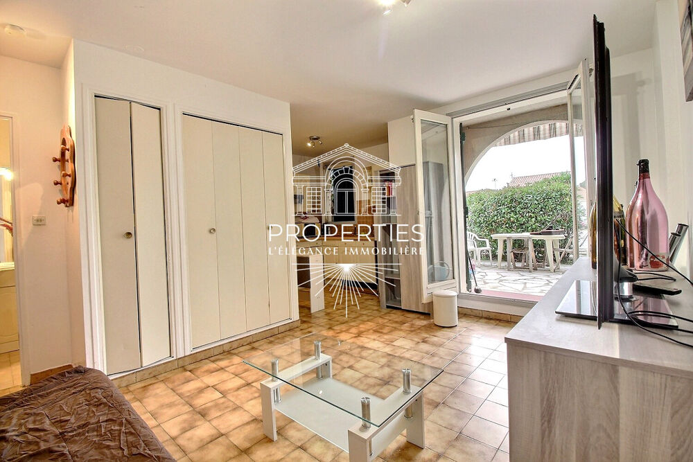 LA LONDE - CENTRE VILLE - STUDIO EN REZ-DE-JARDIN - 23M² - PARKING PRIVATIF