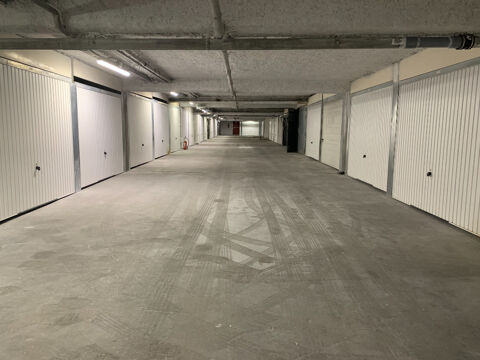  Parking / Garage  louer 14 m