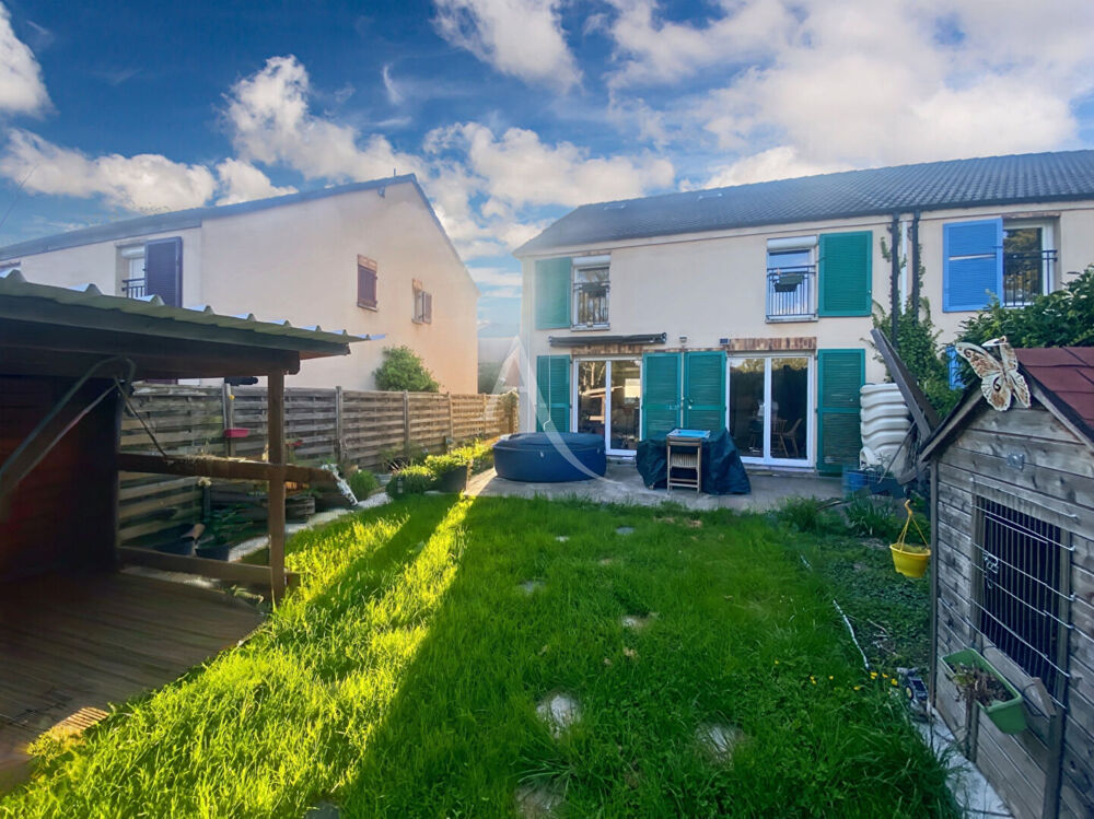 Maison avec 4 chambres de 121 m2 terrain garage.