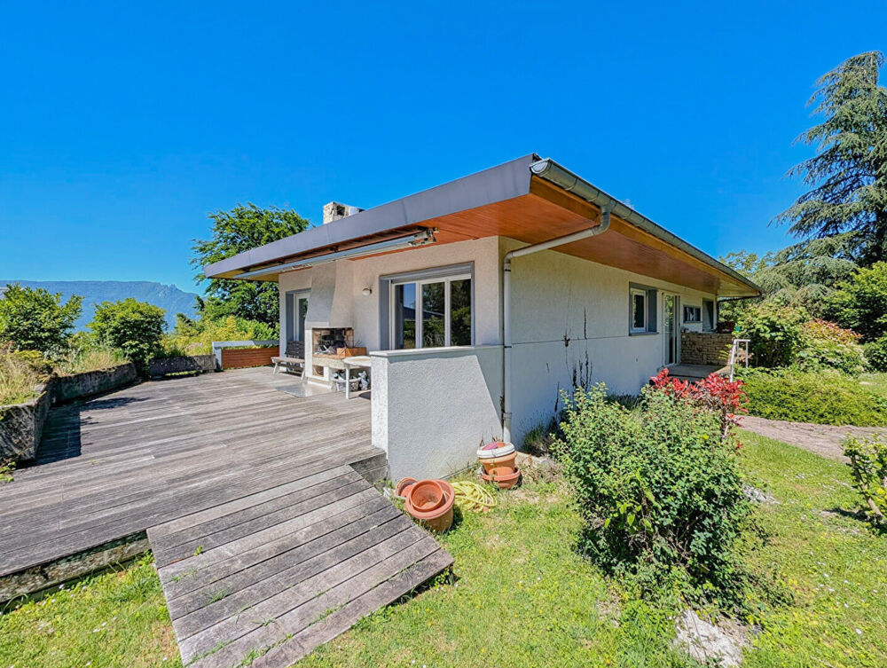 Maison d'architecte avec vue sur le lac à Pugny-Chatenod