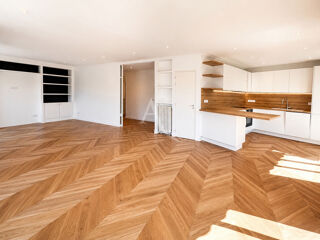  Appartement à louer 4 pièces 111 m²