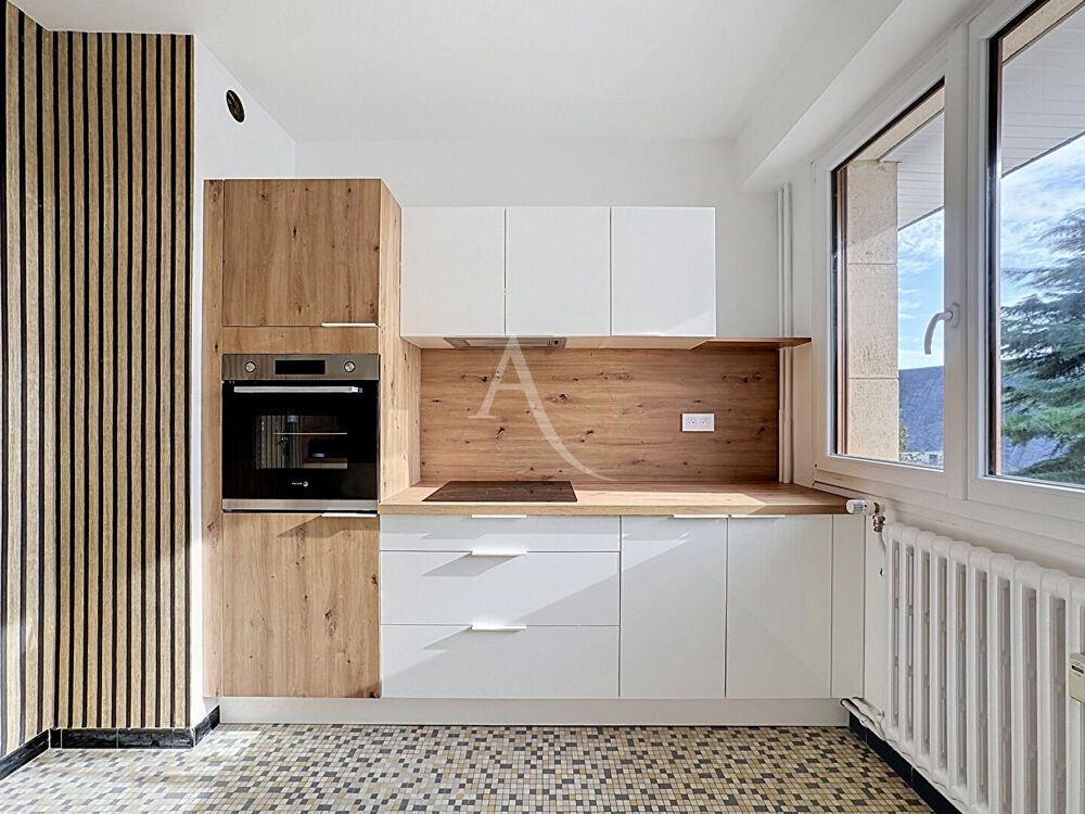 Appartement T3 - Rue du Lycée à LAVAL - 77.13 m2