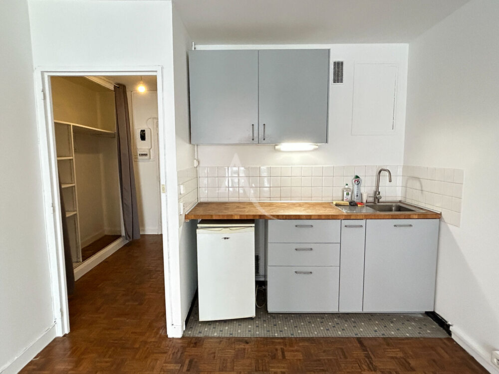 Vente Appartement STUDIO 30 M²  PARIS 18 Métro Jules Joffrin Paris 18